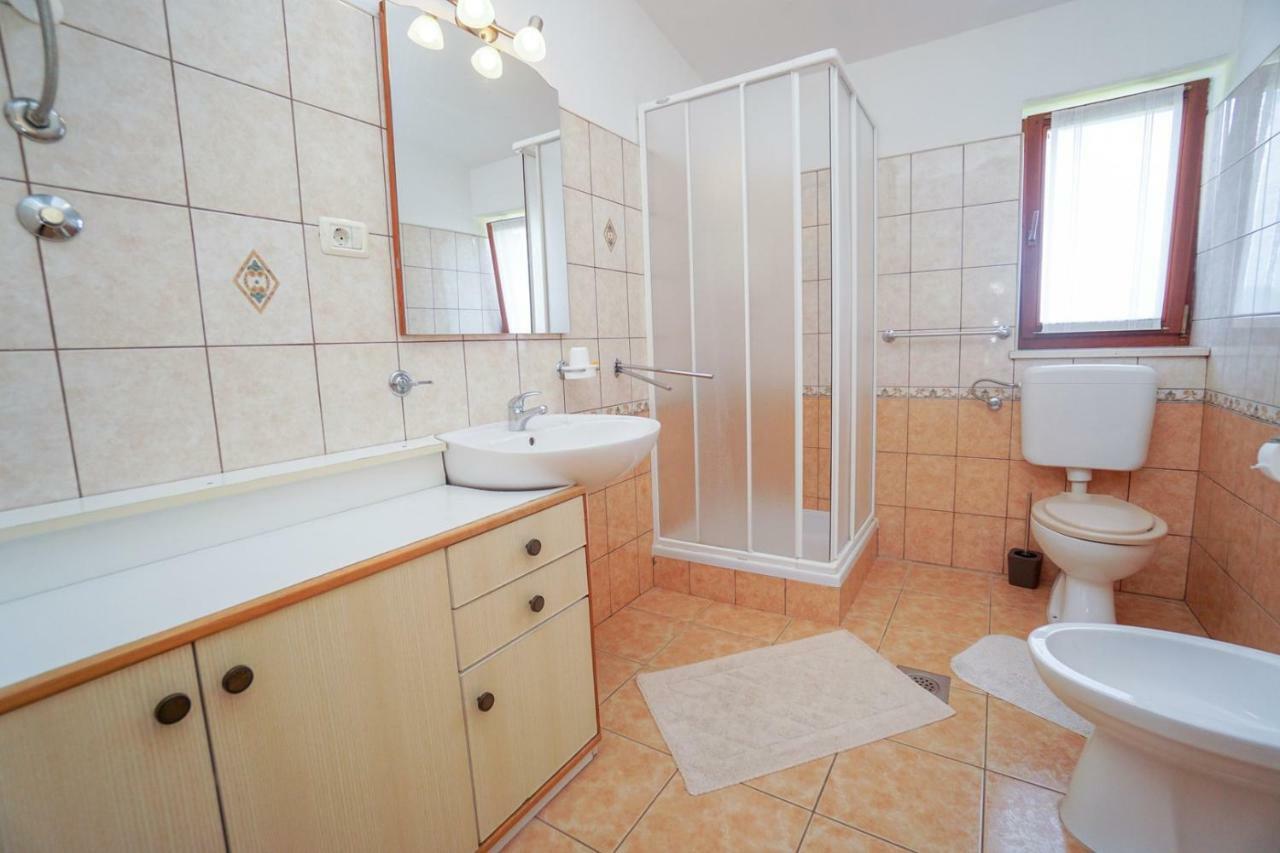 Apartment Sandra Umag Buitenkant foto